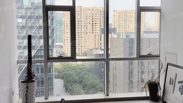 仙峰环合中心一期二手房实景图