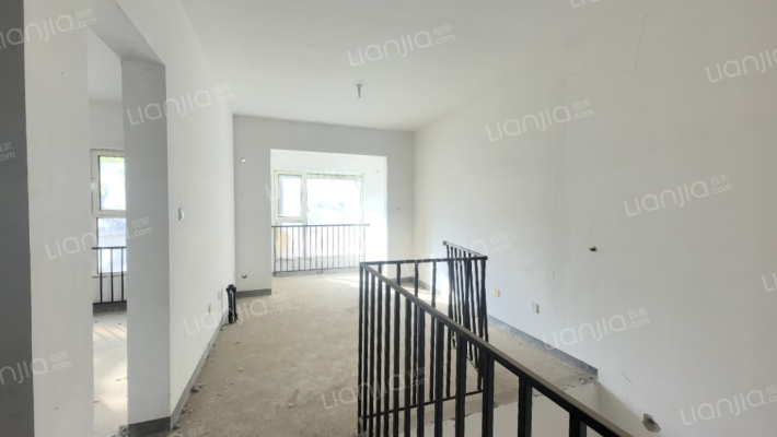 K2狮子城北区 4室2厅 南-客厅B