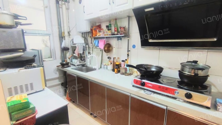 开发区 公园壹号 西向2居室 精装满五 一层 随时看房-厨房