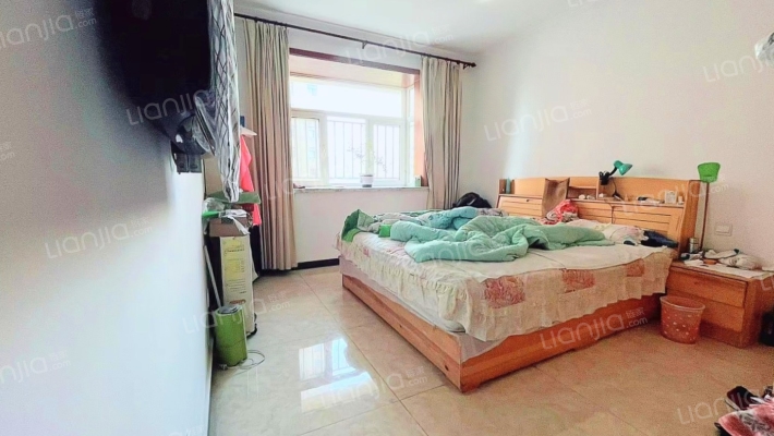 有房本 房屋采光好 视野好 南北通透 配套设施齐-卧室A