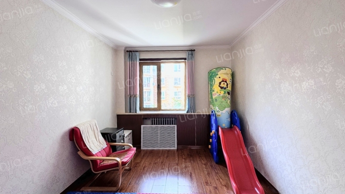 范阳路沿线 5居室 精装修 采光充足 通风好-卧室B