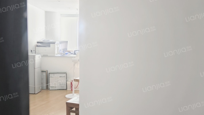 中农信国际商厦二手房实景图