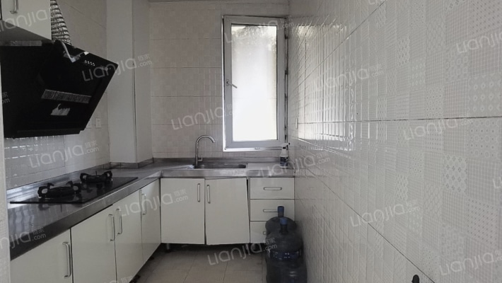 水岸花城 2室2厅 南-厨房