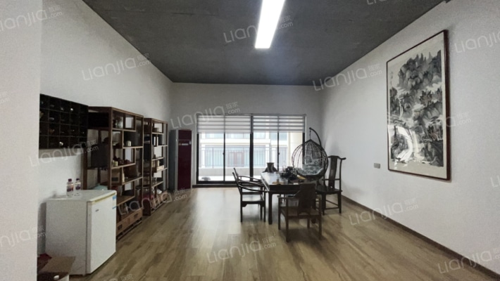 万科理想城·玲珑别院二手房实景图