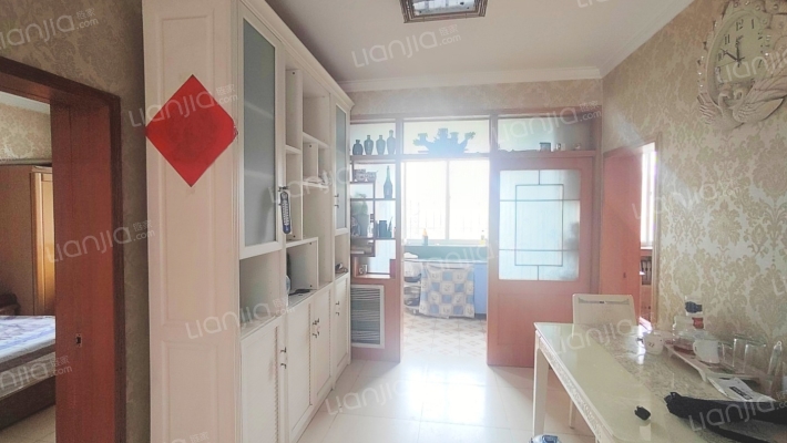 范阳路二康旁 中间楼层 南北双阳台 客厅卧室大 公摊小-餐厅