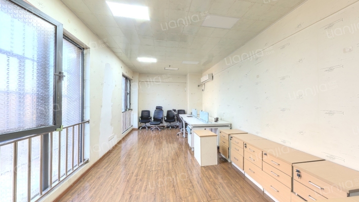 绿地缤纷广场二手房实景图