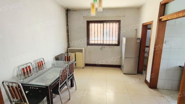 南北通透大2居，房本满五唯一，交通出行方便-餐厅