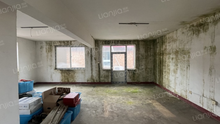 房子满五不唯一，独门独院，二层小楼，可以过户-卧室F