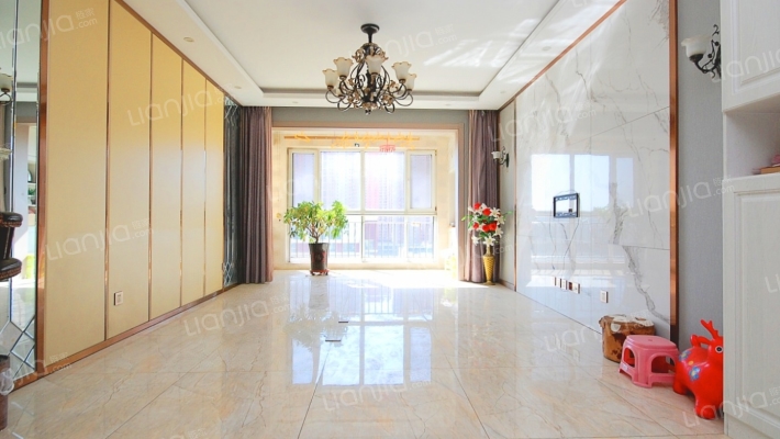 依水金河湾二手房实景图