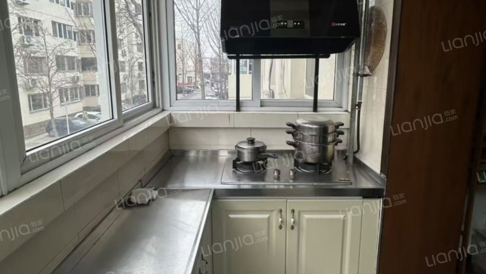 政法街青旅花园南北通透到三居 带独立车库-厨房