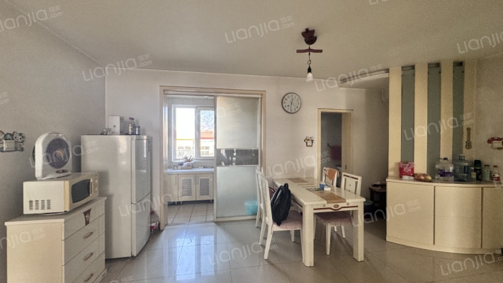 东安小区3层，满五唯一，双卧客厅朝南-餐厅