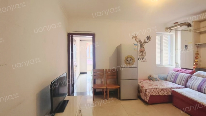 水尚仁佳 1室1厅 南-客厅