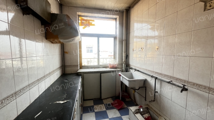 县府小区 3室1厅 南 北-厨房