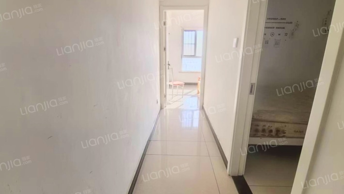 弘德缘 全南两居 中高好楼层 采光好 无遮挡-过道