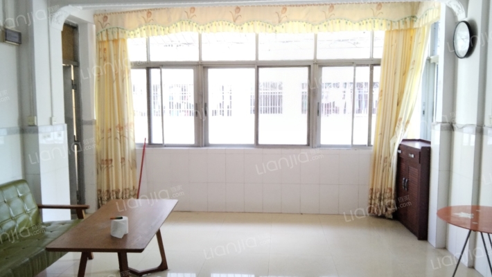 百货仓库小区二手房实景图