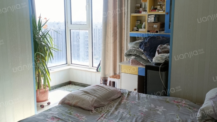 东南两居，房本满2，采光充足，交通便利!-卧室A