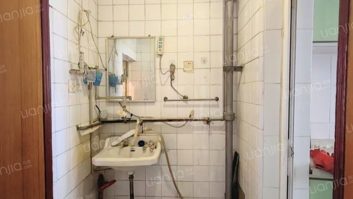 铁道部建厂局家属楼 3室1厅 南 北-洗手间