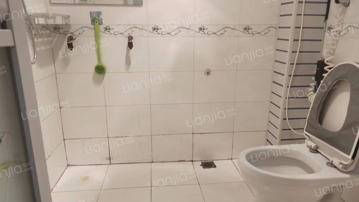 名流风景洋房南北通透两居低楼层低价格-卫生间