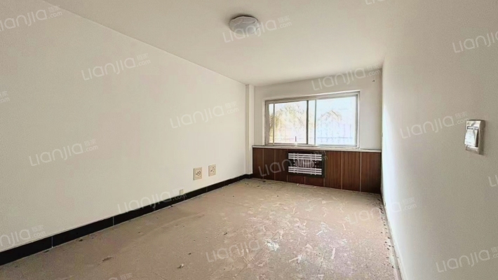 市区的联排别墅，院子大户型方正-卧室E