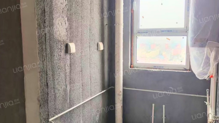 朝西户型，采光很好，处于各种便利的地理位置-厨房