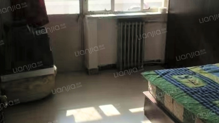 市医院北 市直小区 中间楼层 南北两居-卧室A