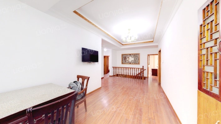 恒盛湖畔豪庭东区二手房实景图