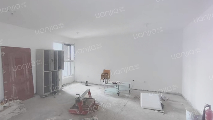 低楼层 地理位置优越 交通便利生活配套设施齐全-客厅