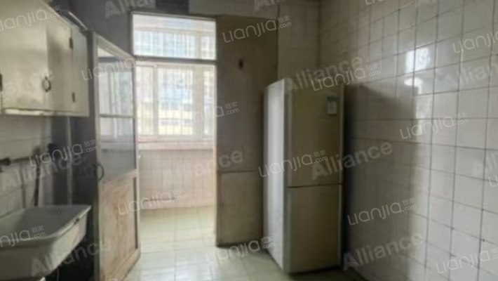 市直小区 三层 南北三居 市医院北侧-厨房