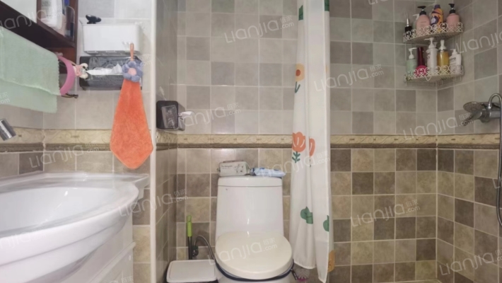 简单装修拎包入住 南北通透 大三居 好楼层 房本满二-卫生间