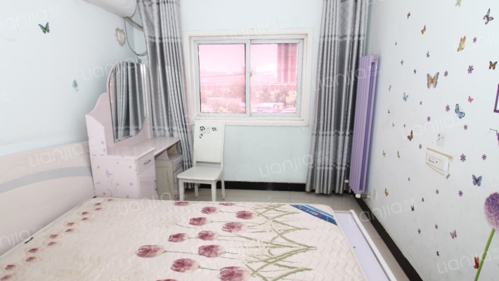 明珠世纪城 3室2厅 交通便利 干净舒适 适合居住-卧室C