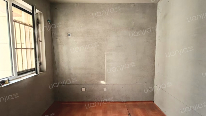 急售三利一期朝南两居，满五唯一，价格美丽-卧室B