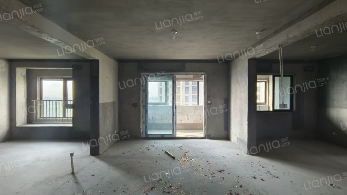 铂悦府二手房实景图