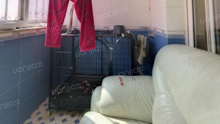 华阳主路 金地小区 低楼层 大三居-卧室A