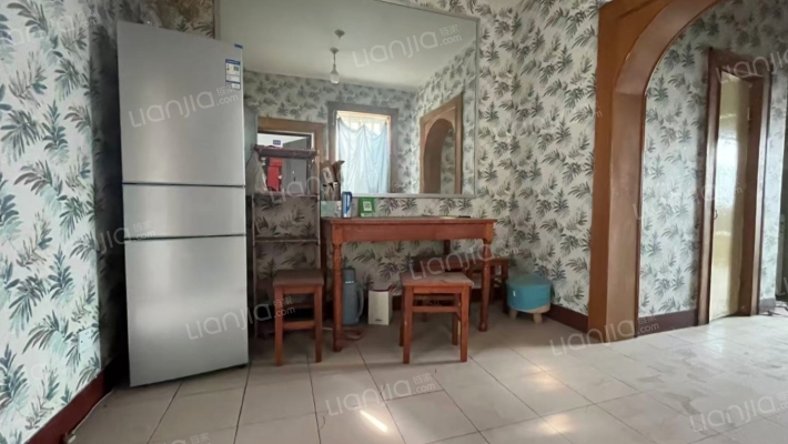 建厂局三队  满五唯一  税少，业主诚意出售-客厅