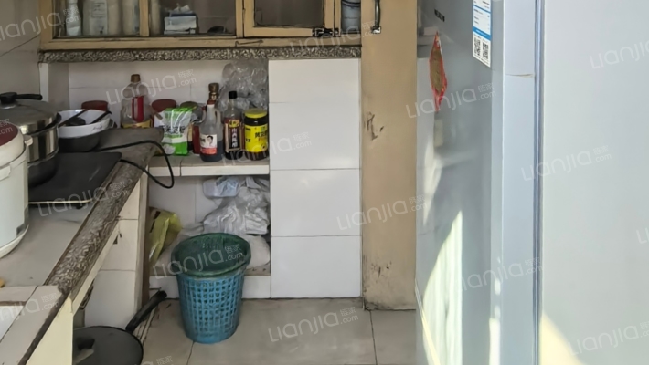 107国道旁 板楼社区 正规一室一厅 好楼层-厨房