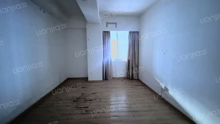 嵩屿金华综合楼二手房实景图