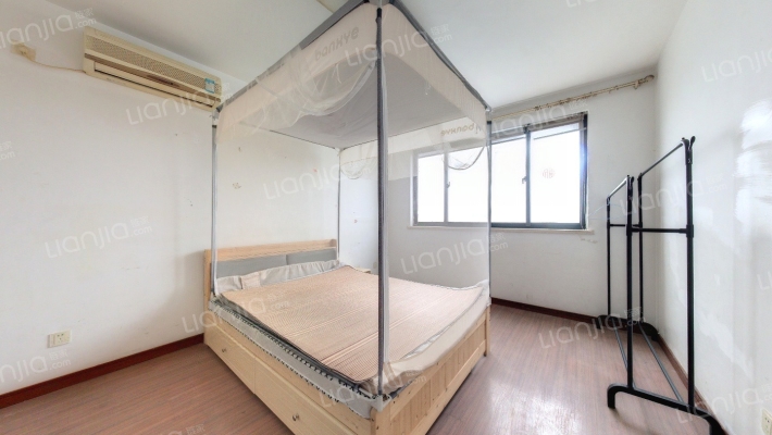 东方金座二手房实景图