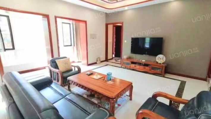 爱丁堡南入户，大院子，精装修品牌家具家电，证满-客厅C