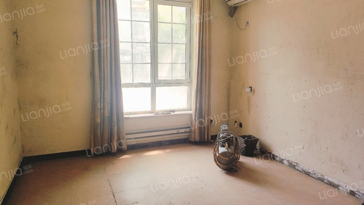 房本满五年 独栋别墅带有院子适合多人口家庭-卧室B