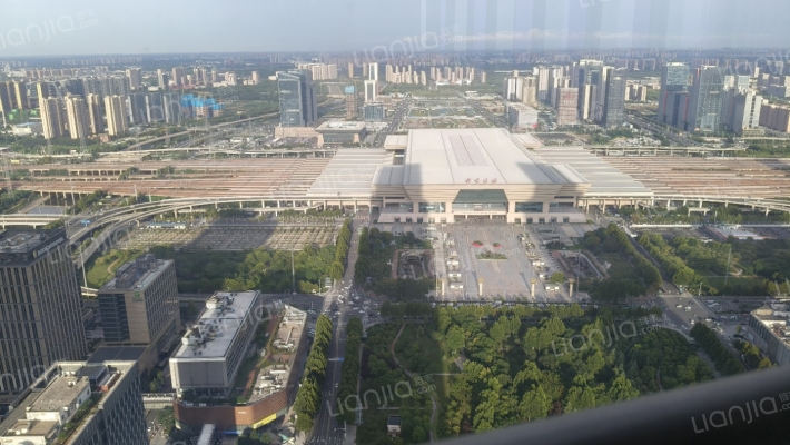 绿地双子塔二手房实景图
