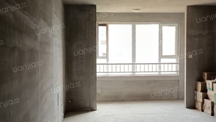 小区在市区西北，往北是北京琉璃河，300米到838车站-客厅