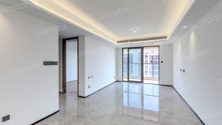 万科·翡翠之光二手房实景图