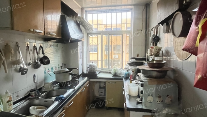 县府小区 三居 有小房 有固定车位-厨房