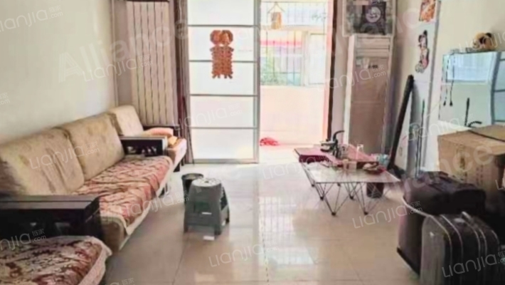 好楼层，大两居室，简单装修，拎包入住，-客厅