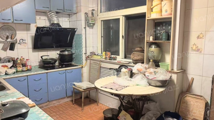 房本满五唯一，南北通透的三居两卫，好楼层，好户型。-厨房