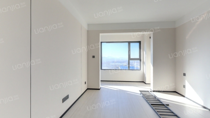 中海翠湖溪岸二手房实景图