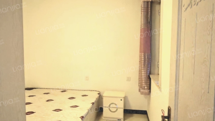 70年大产权，房证满二，次新房，通勤北京，交通方便。-卧室B