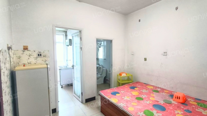 中煤的家属院，地段好，出门就是范阳路838沿线。..-卧室B
