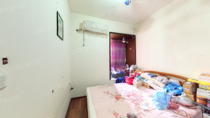 近轻轨上海城小两房，户型方正，业主诚心出售-卧室B