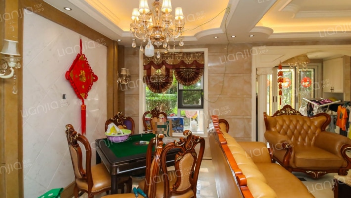 蓝光香江国际使用面积156平方米还带250平米大花园-餐厅